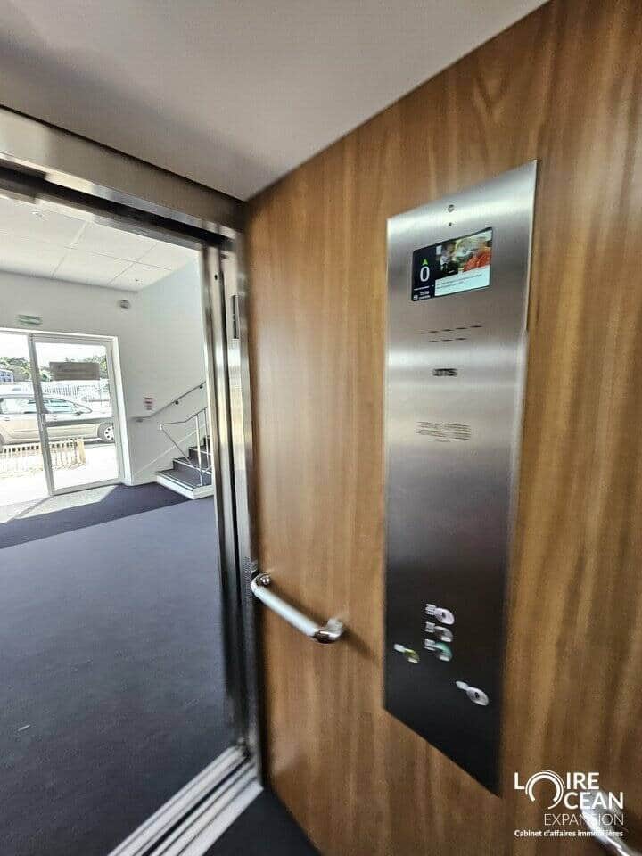 Local commercial · 86 m² · Location — photo 1