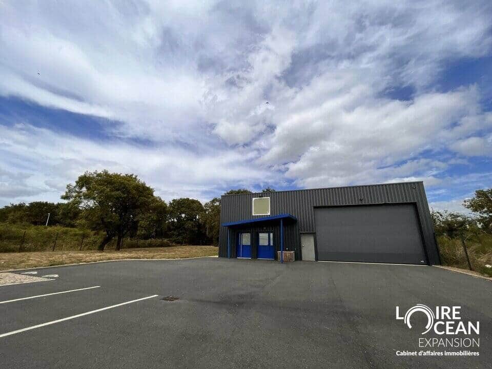 Local commercial · 195 m² · Location — photo 1