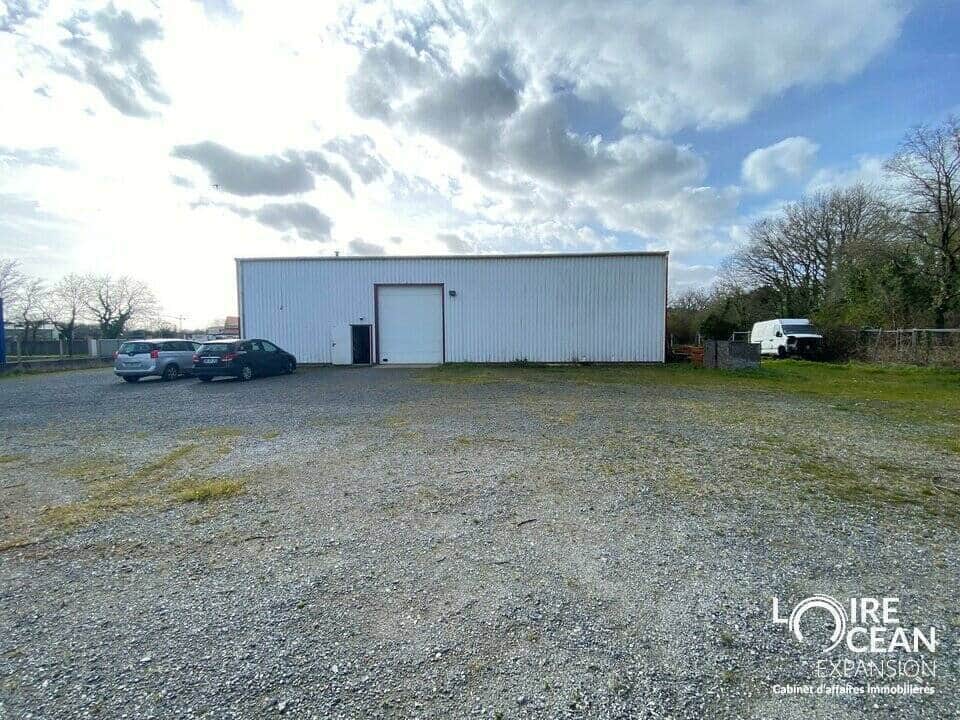 Local commercial · 180 m² · Location — photo 1