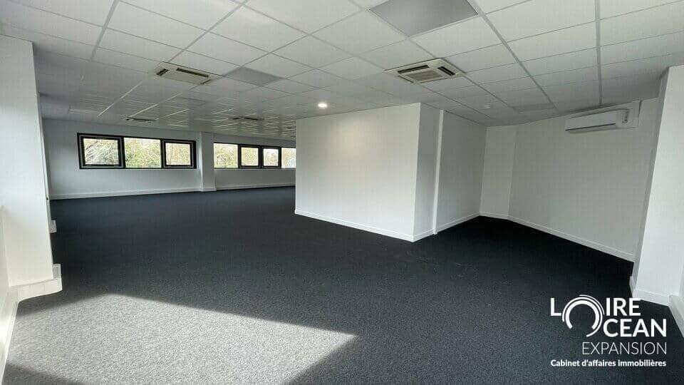 Local commercial · 225 m² · Location — photo 1