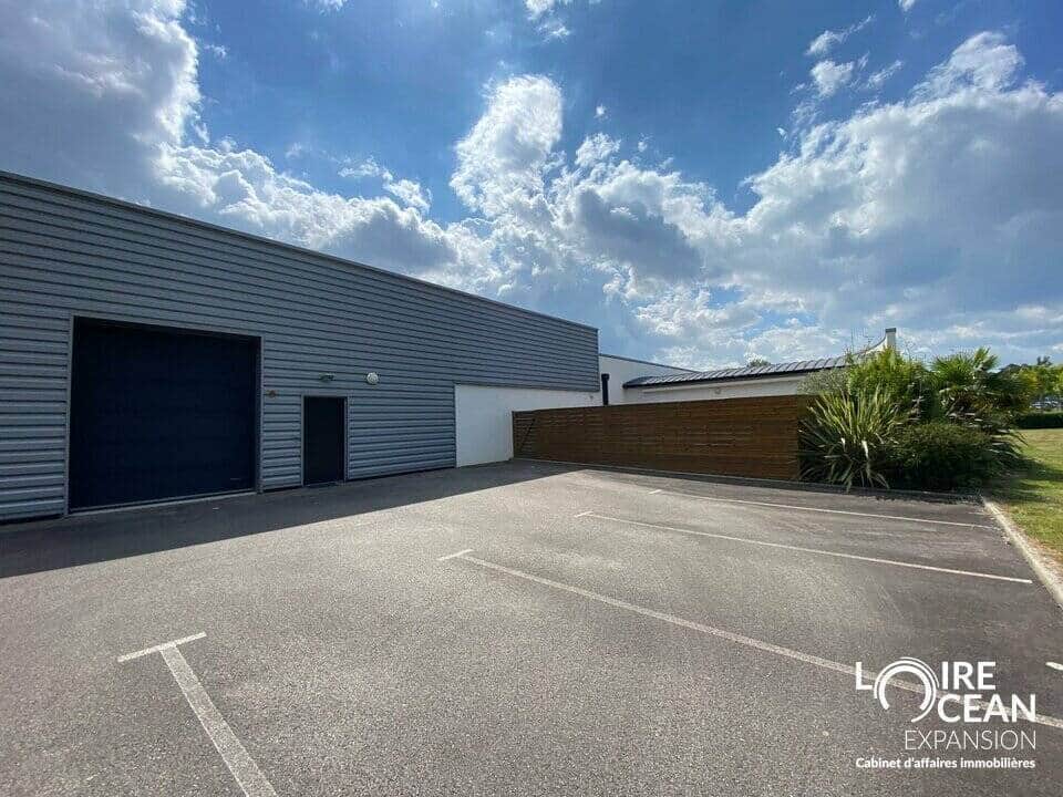 Local commercial · 908 m² · Achat des murs — photo 1