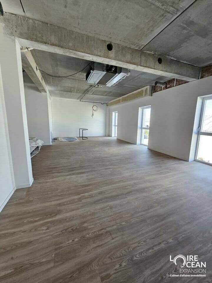Local commercial · 65 m² · Location — photo 1