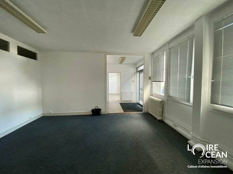 Local commercial · 230 m² · Location — photo 1