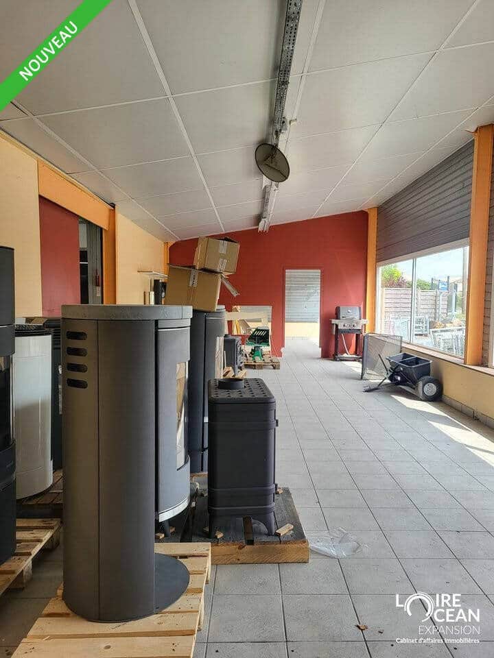 Magasin de bricolage et outillage · 406 m² · Location — photo 1
