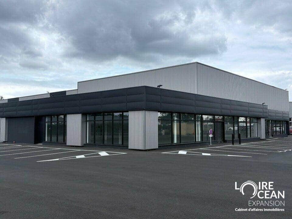 Local commercial · 658 m² · Location — photo 1