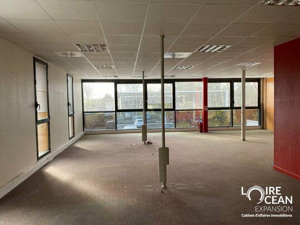 Local commercial · 185 m² · Location — photo 1