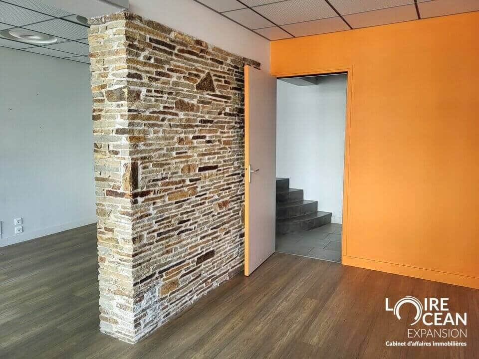 Bureau · 140 m² · Achat des murs — photo 1