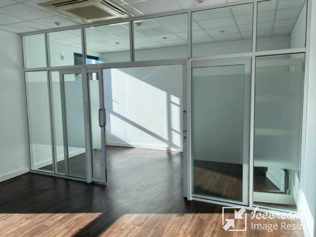Local commercial · 133 m² · Achat des murs — photo 1
