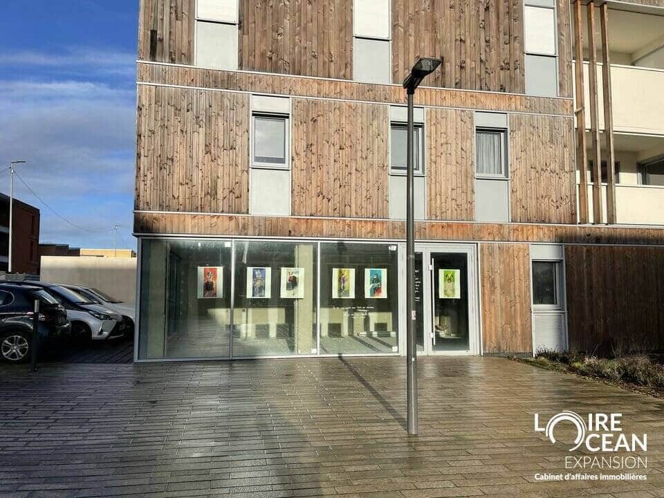 Local commercial · 214 m² · Achat des murs — photo 1