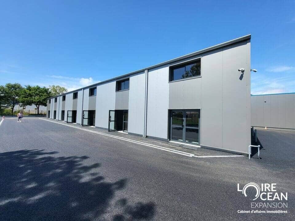 Local commercial · 166 m² · Location — photo 1