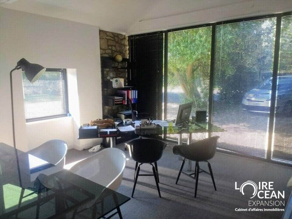 Local commercial · 87 m² · Location — photo 1