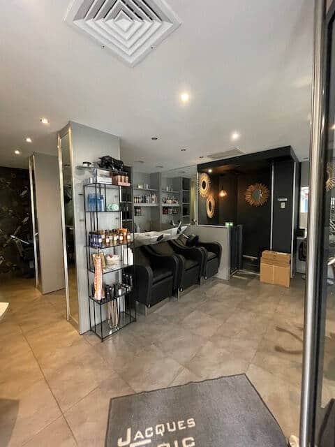 Salon de coiffure · 65 m² · Fonds de commerce — photo 1