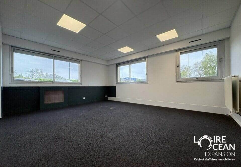 Local commercial · 89 m² · Location — photo 1