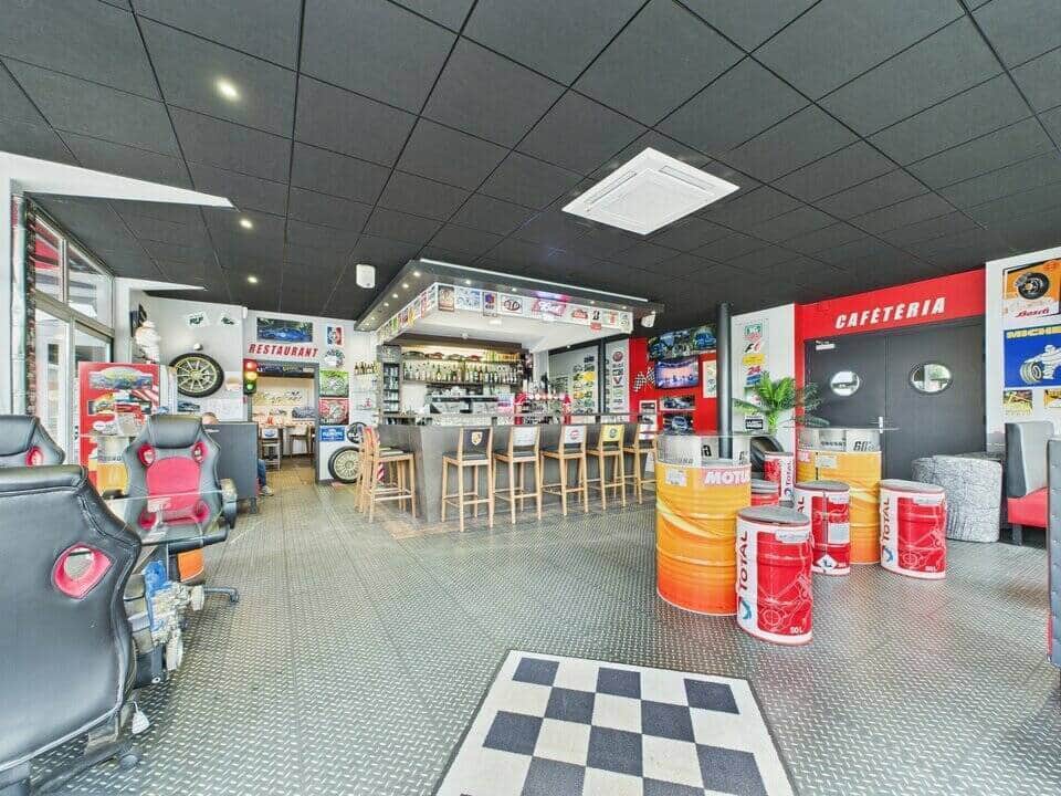 Restaurant brasserie · 600 m² · Achat des murs — photo 1