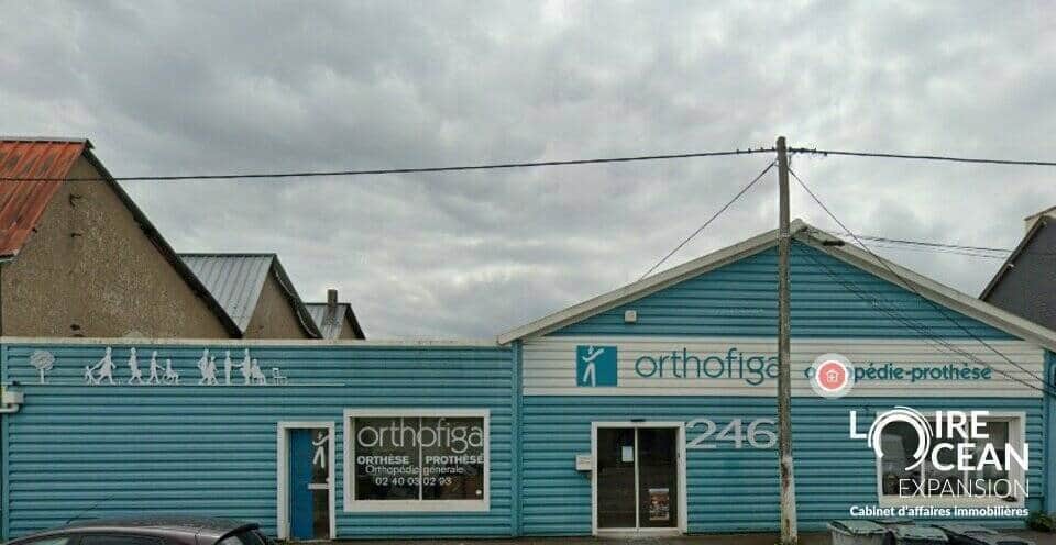 Local commercial · 210 m² · Location — photo 1