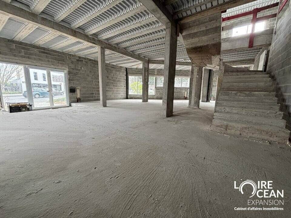 Local commercial · 105 m² · Location — photo 1