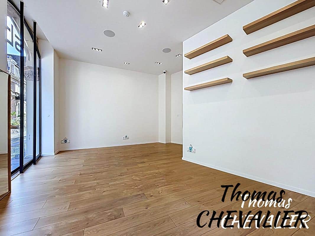 Local commercial · 105 m² · Fonds de commerce — photo 1