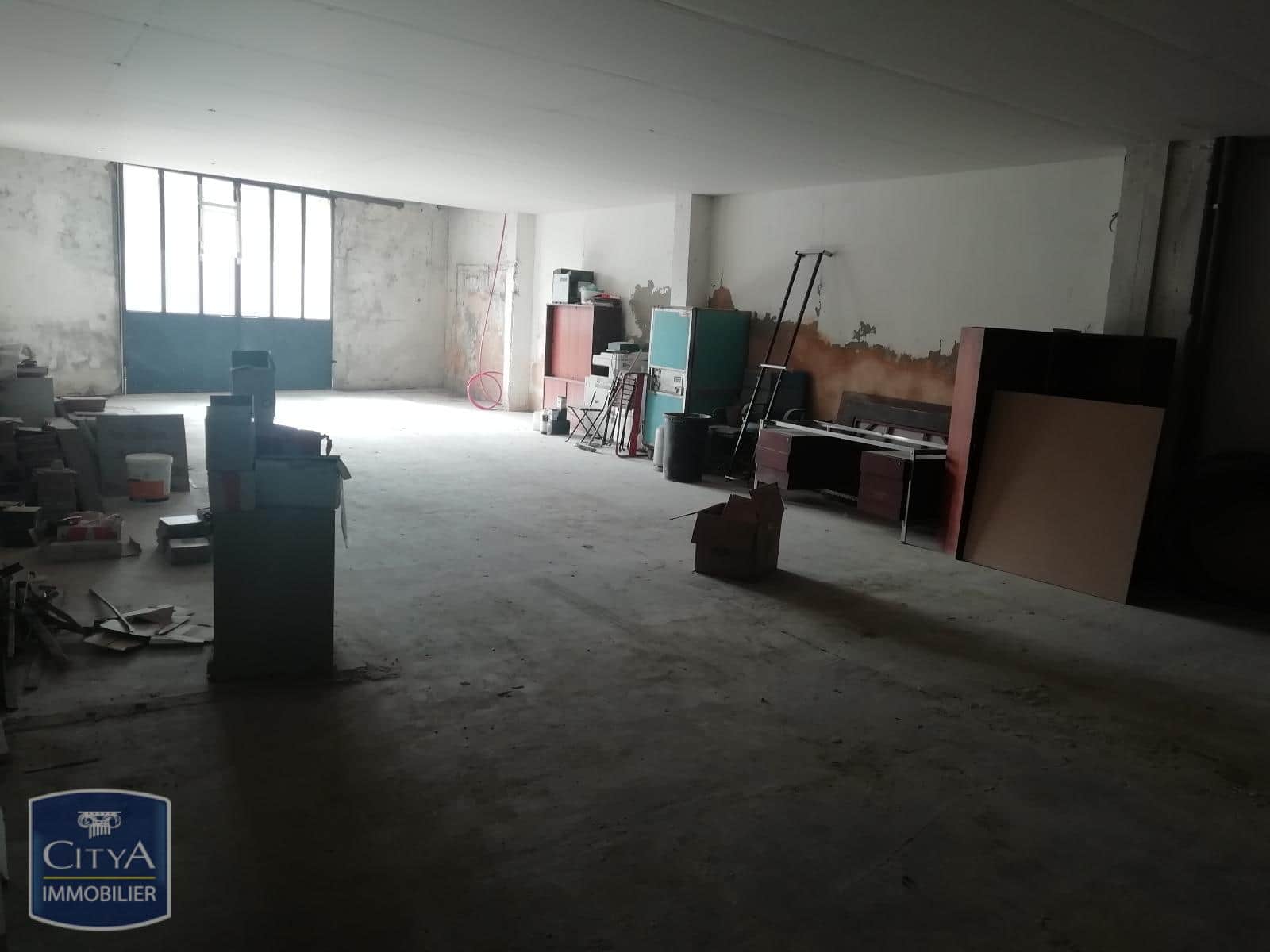Local commercial · 100 m² · Location — photo 1
