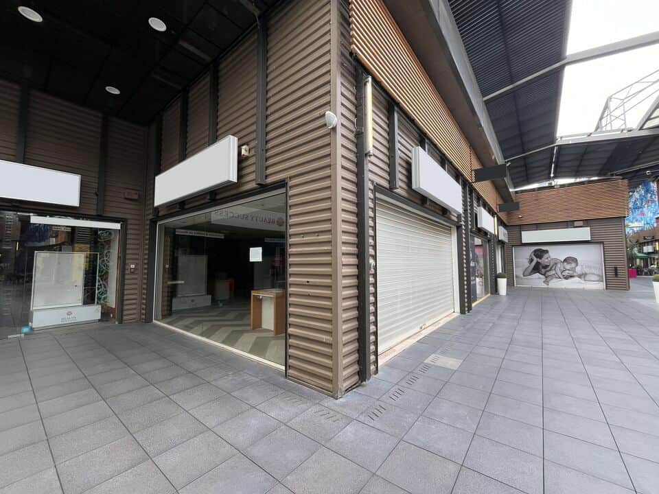 Local commercial · 1326 m² · Location — photo 1