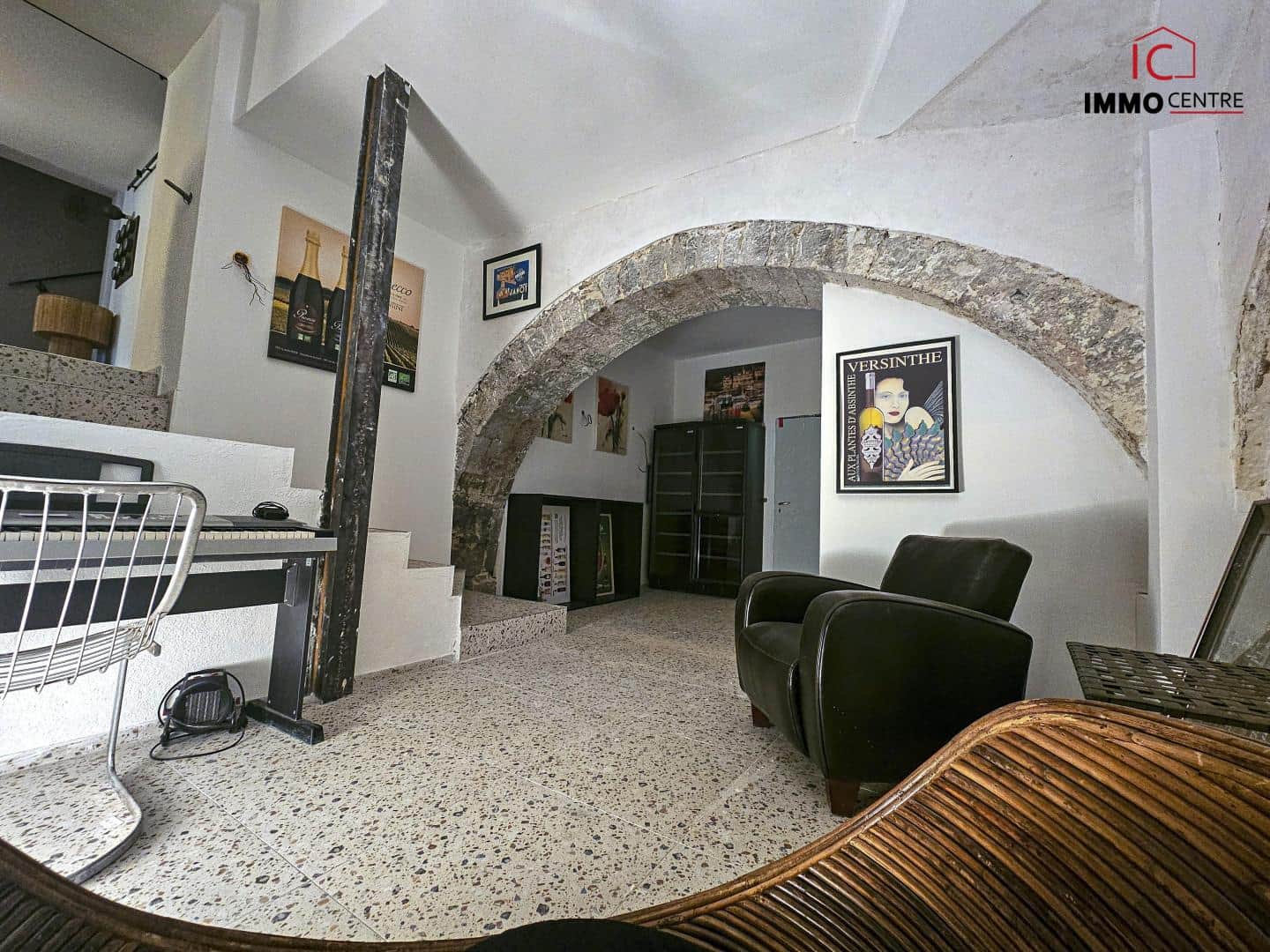 Local commercial · 28 m² · Location — photo 1