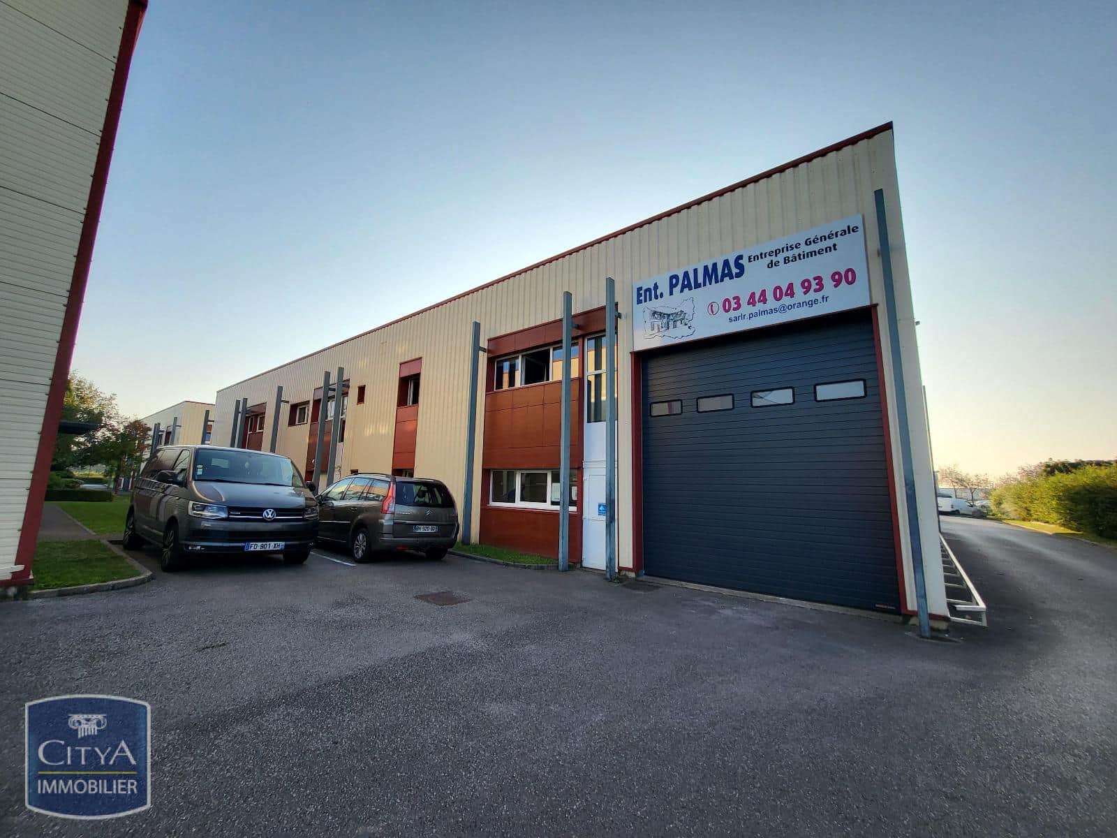 Local commercial · Location — photo 1