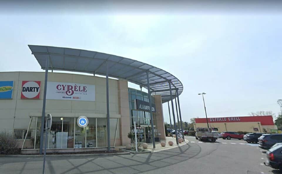 Local commercial · 317 m² · Location — photo 1