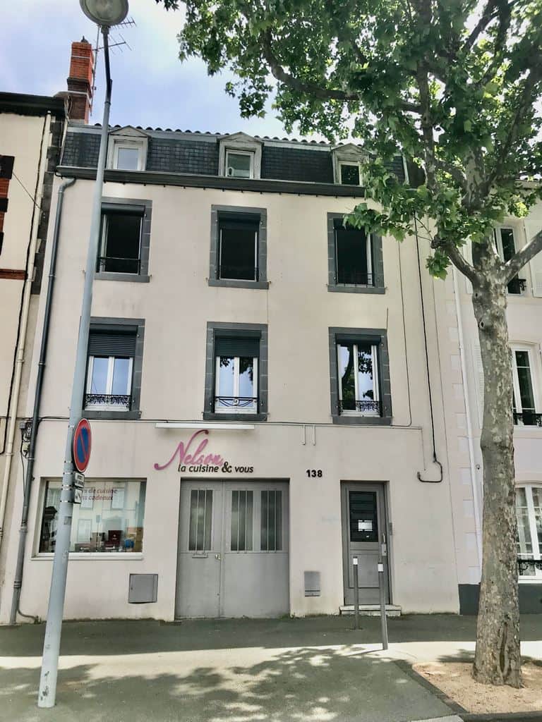 Local commercial · 200 m² · Achat des murs — photo 1
