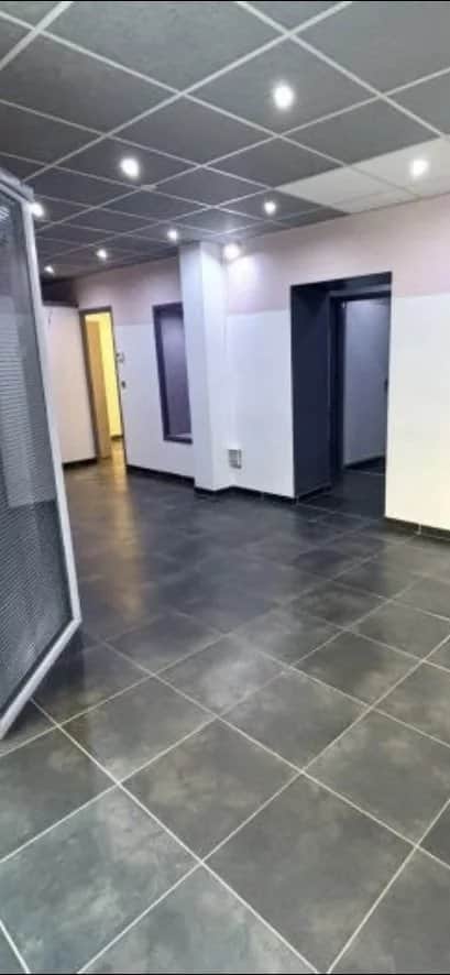 Local commercial · 72 m² · Achat des murs — photo 1