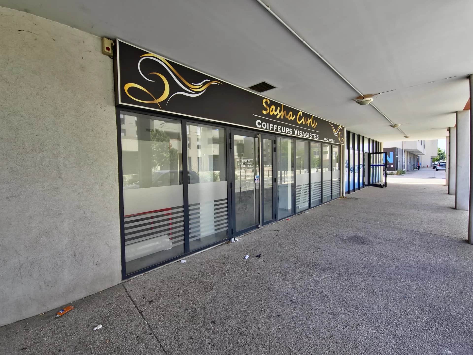 Local commercial · 74 m² · Location — photo 1