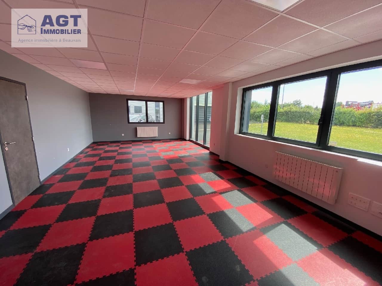 Local commercial · 65 m² · Location — photo 1