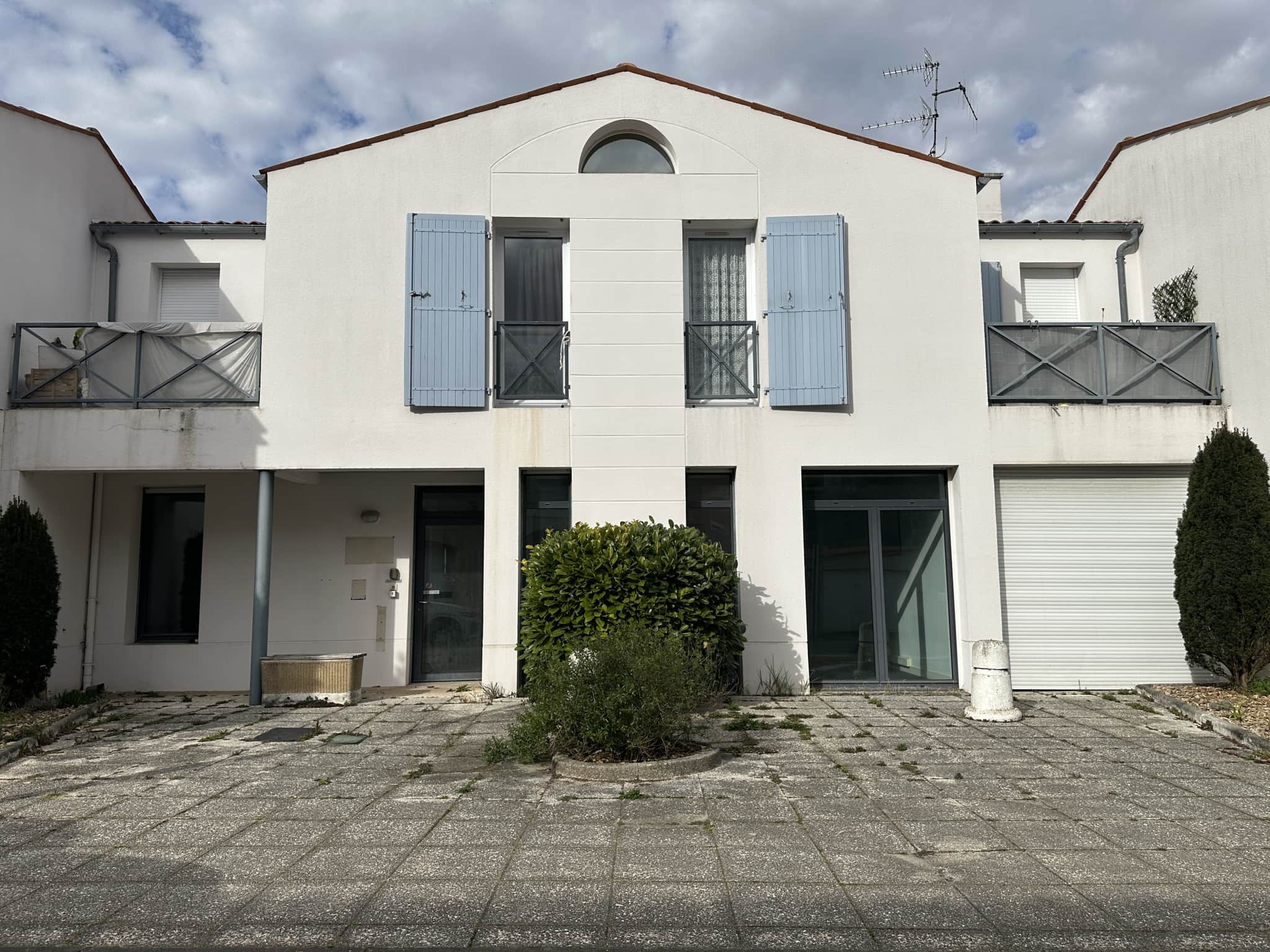 Local commercial · 141 m² · Achat des murs — photo 1