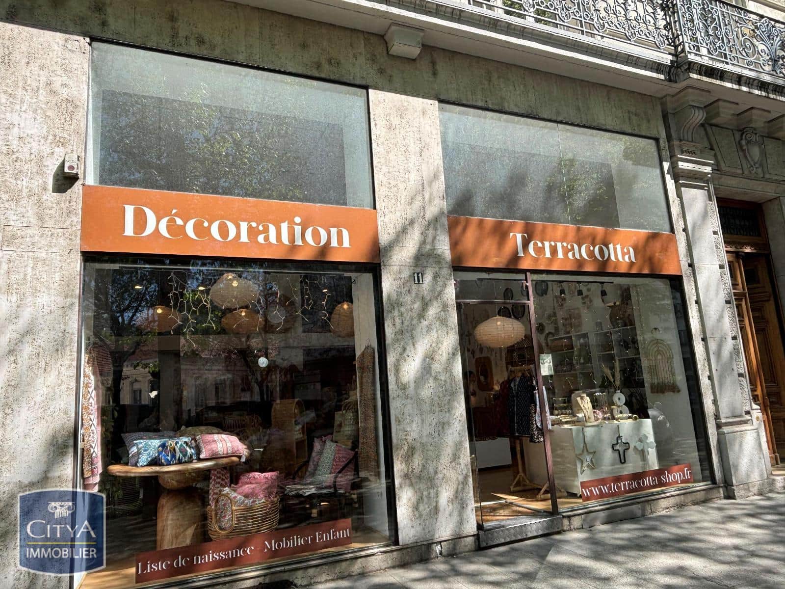 Local commercial · 131 m² · Location — photo 1