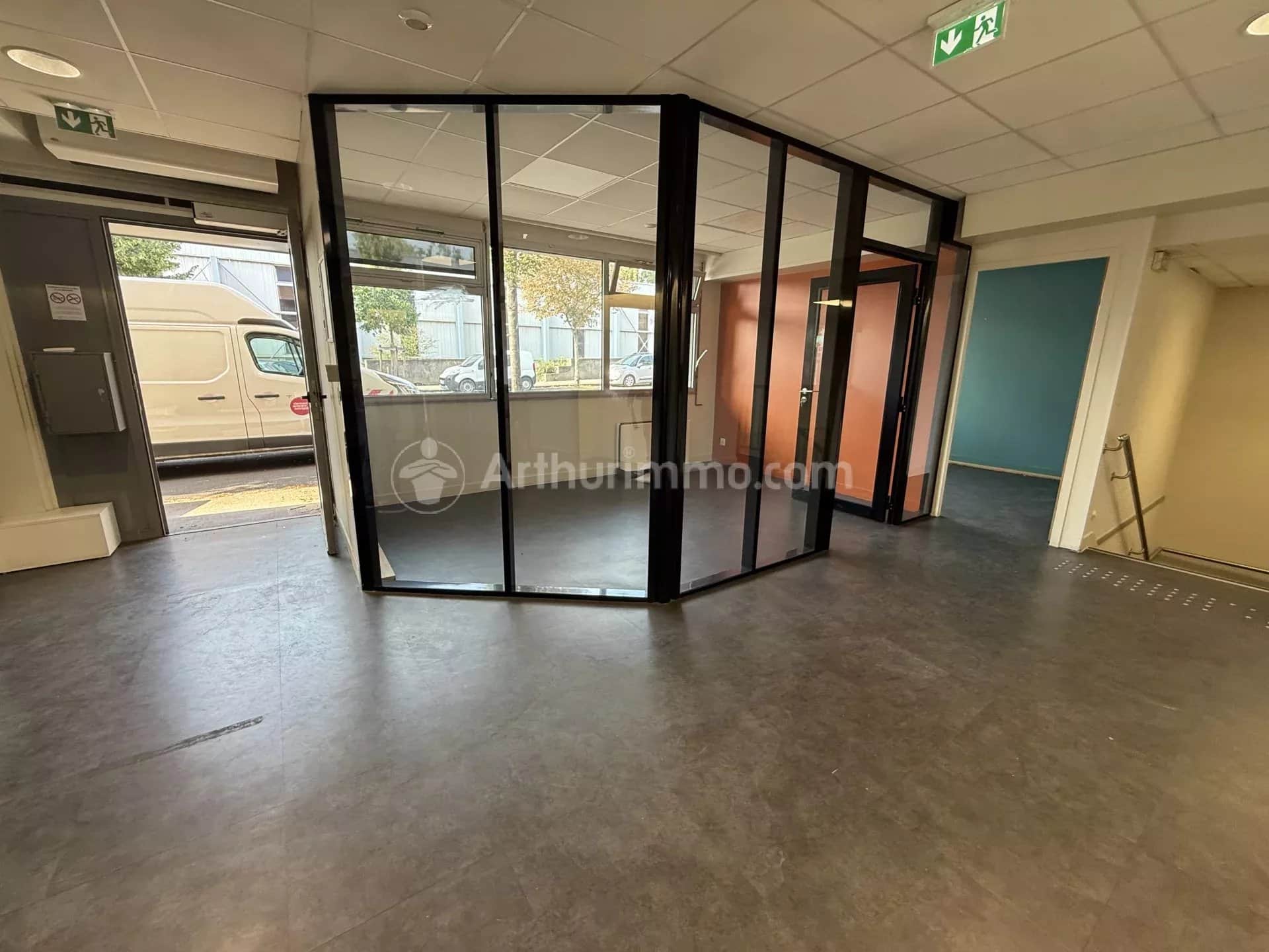Local commercial · 130 m² · Achat des murs — photo 1