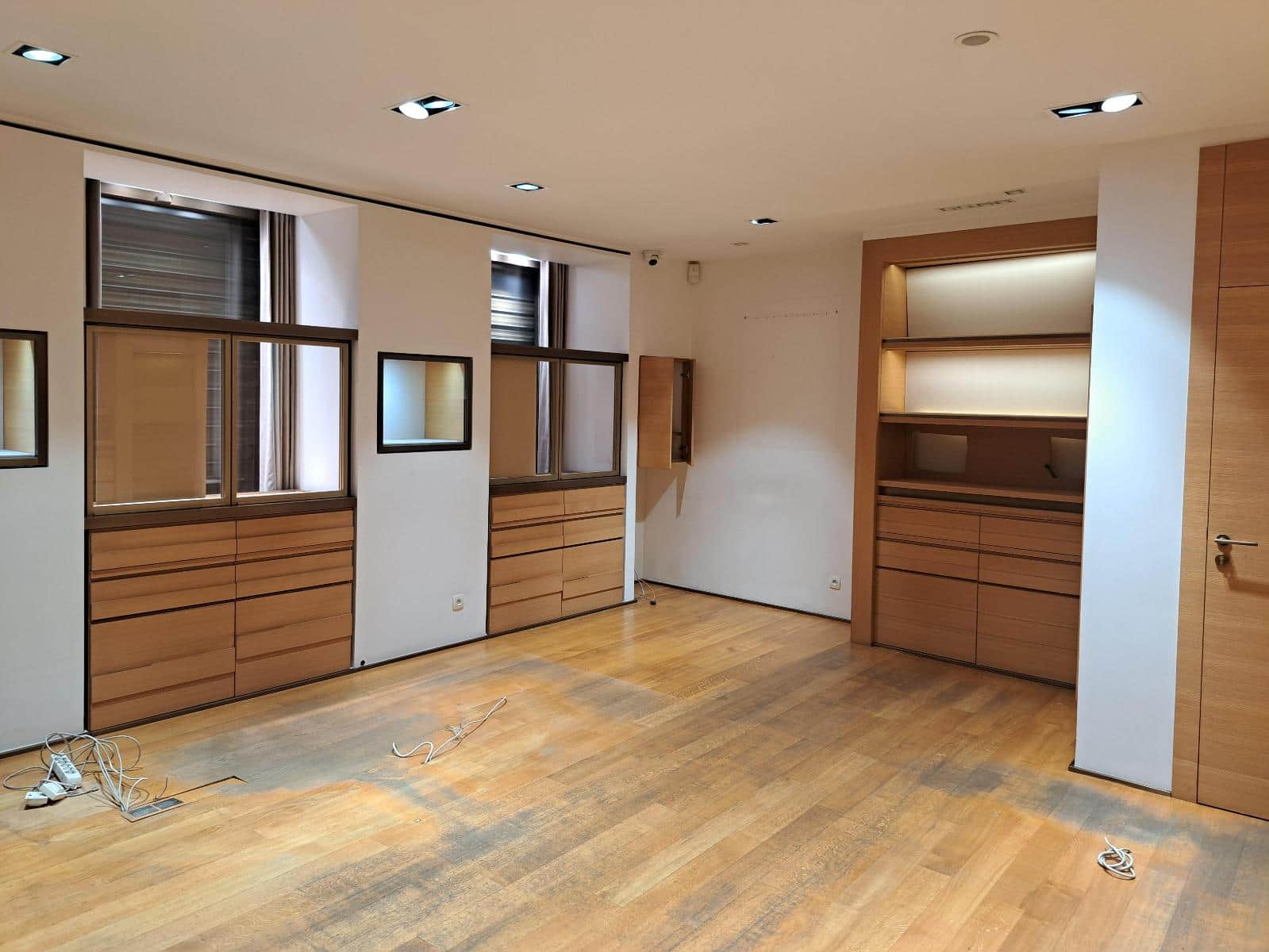 Local commercial · 97 m² · Location — photo 1