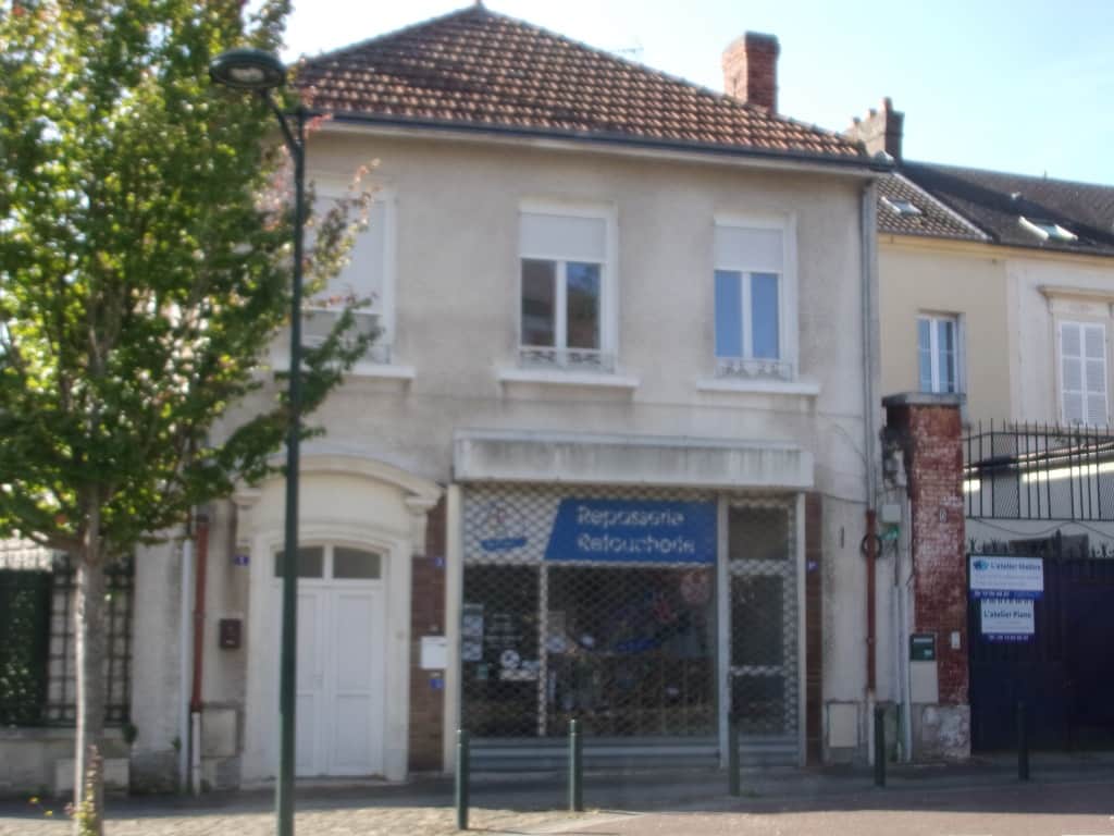 Local commercial · Location — photo 1