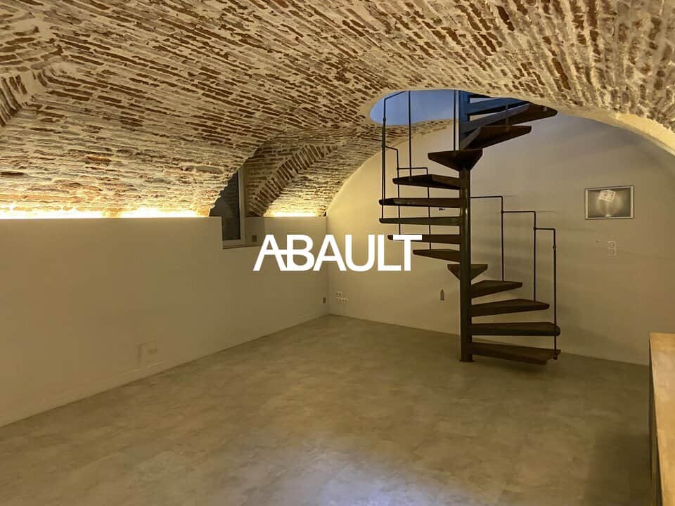 Local commercial · 118 m² · Location — photo 1