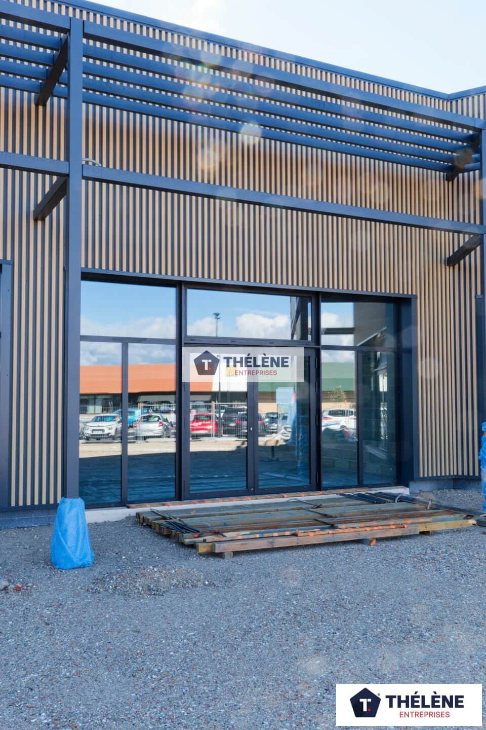 Local commercial · 101 m² · Location — photo 1