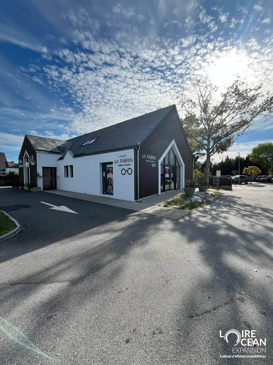 Local commercial · 56 m² · Location — photo 1
