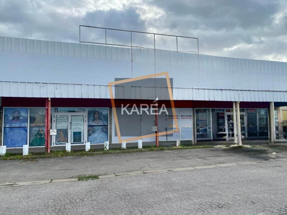 Local commercial · 104 m² · Location — photo 1