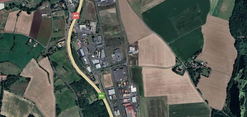 Local commercial · 690 m² · Location — photo 1