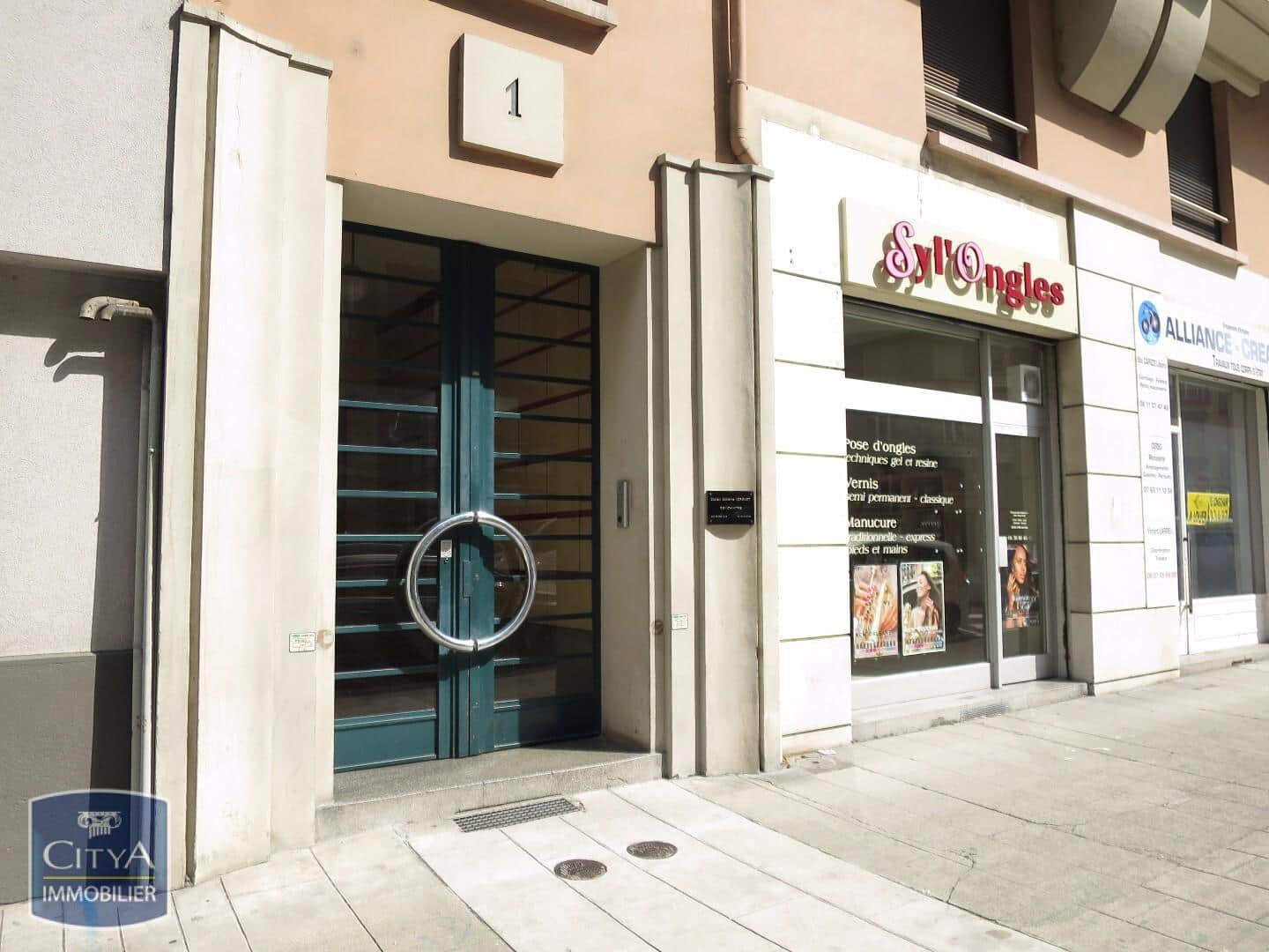 Local commercial · 39 m² · Location — photo 1