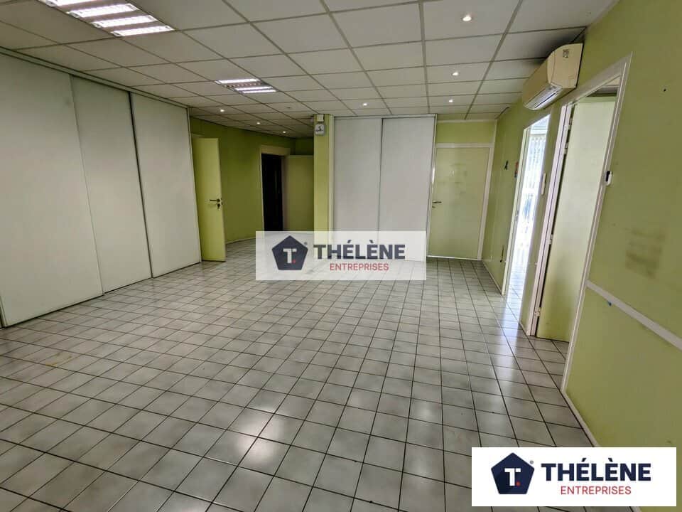 Local commercial · 214 m² · Achat des murs — photo 1