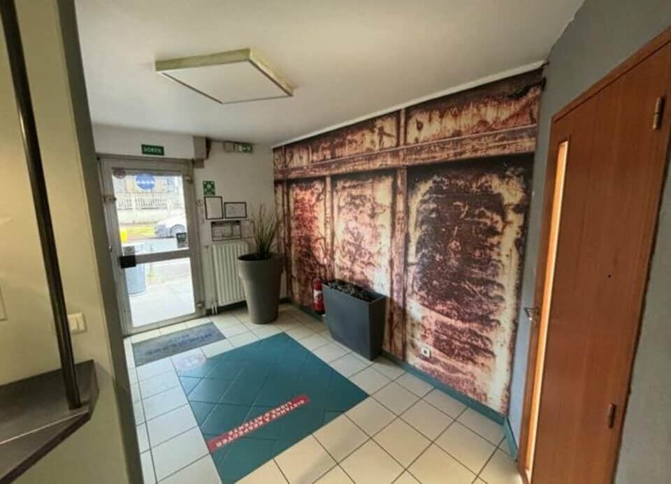 Local commercial · 147 m² · Achat des murs — photo 1