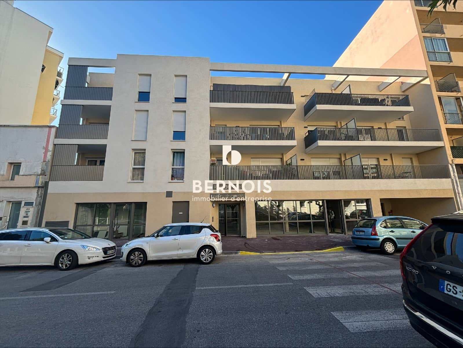 Local commercial · 57 m² · Achat des murs — photo 1