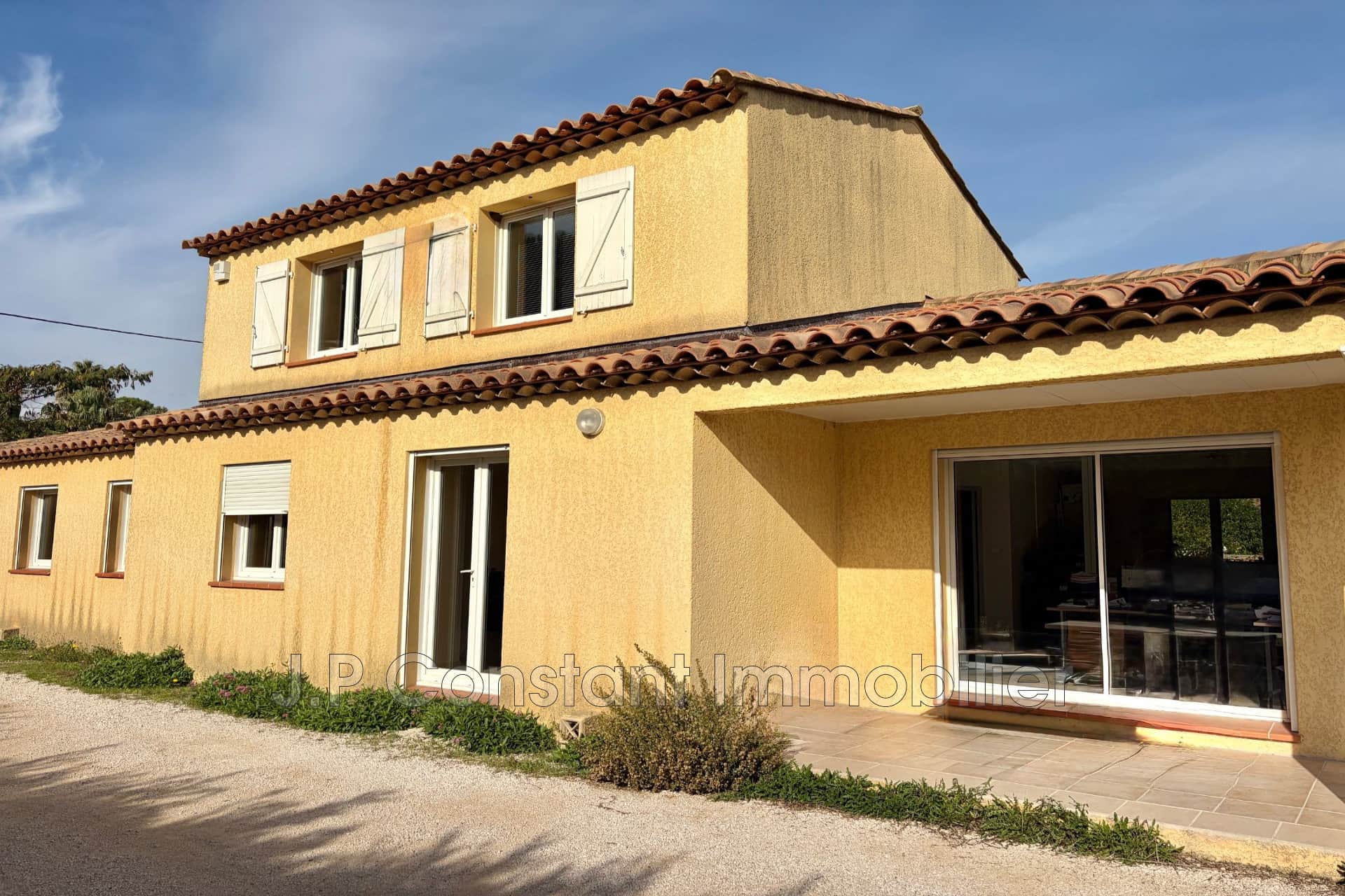 Local commercial · 190 m² · Achat des murs — photo 1