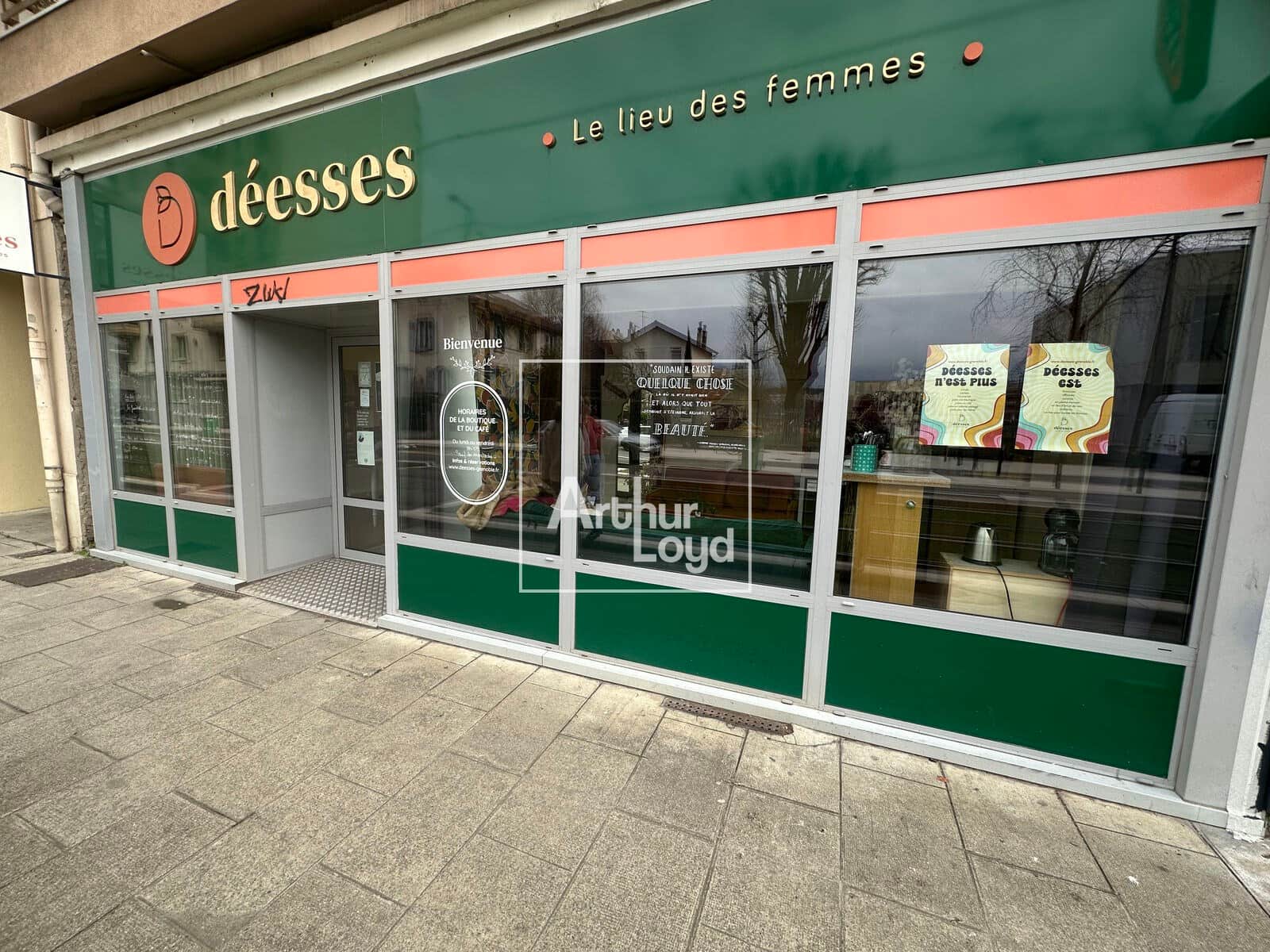 Local commercial · 110 m² · Location — photo 1