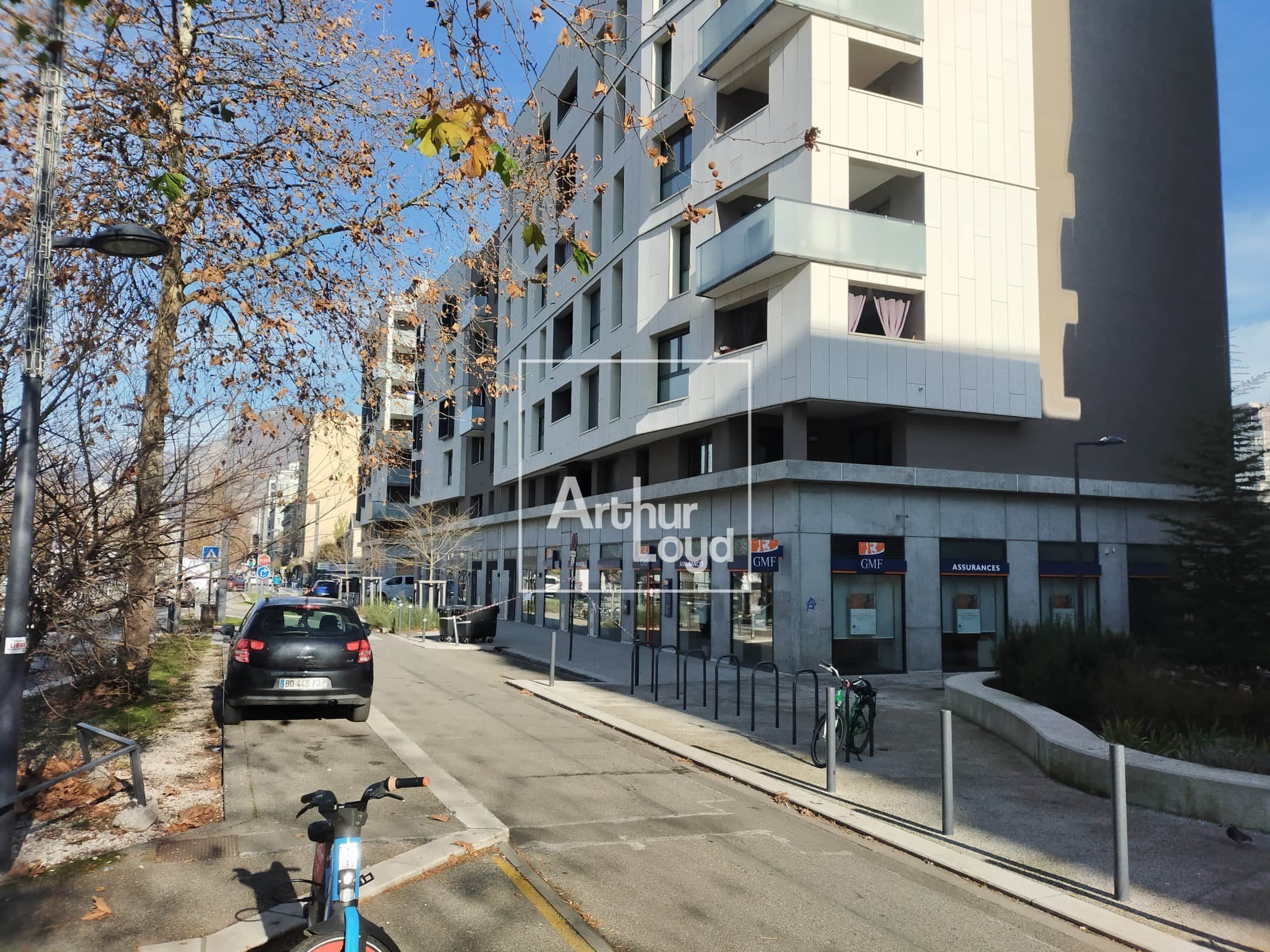 Local commercial · 141 m² · Location — photo 1