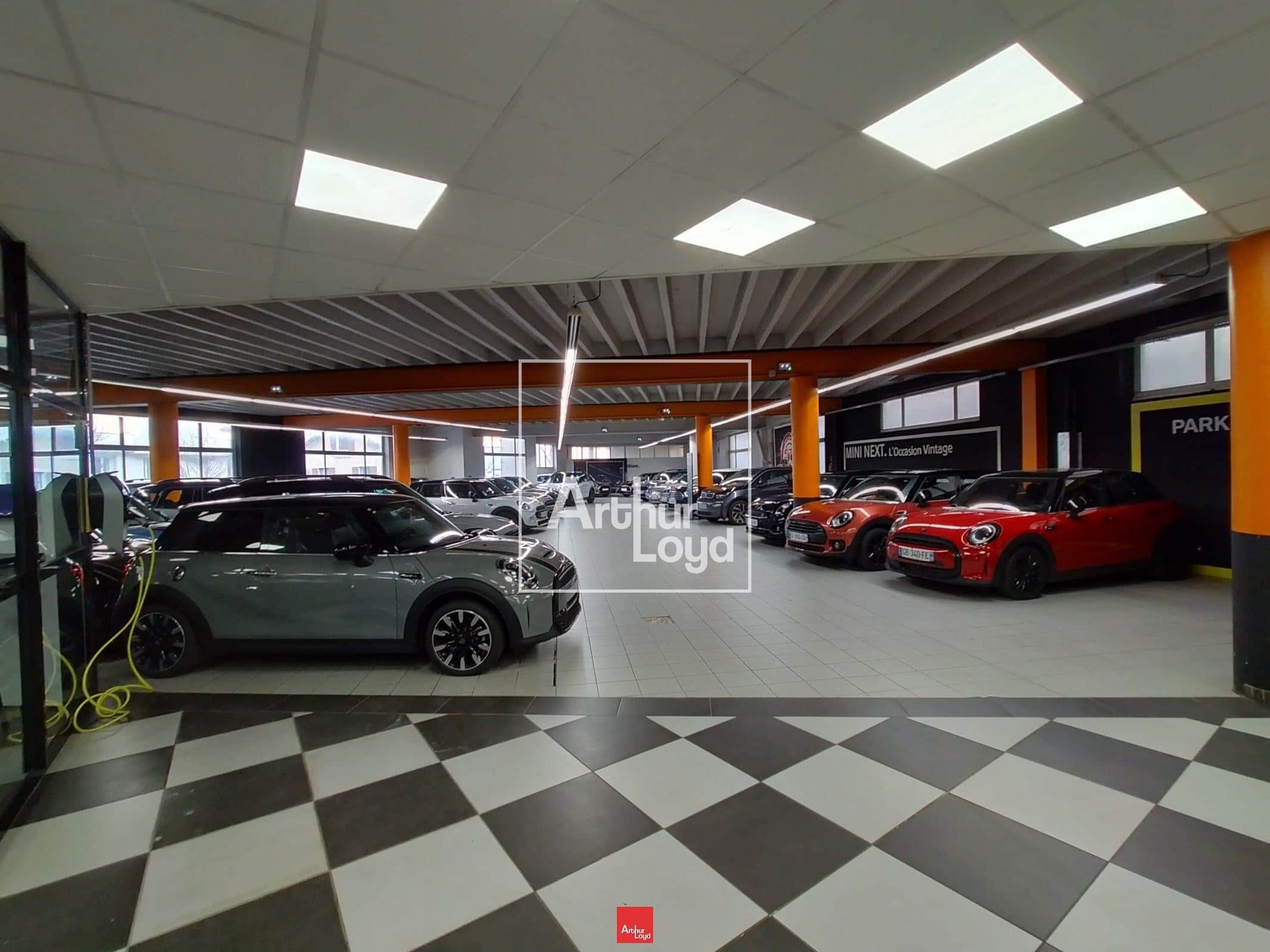 Local commercial · 1950 m² · Location — photo 1