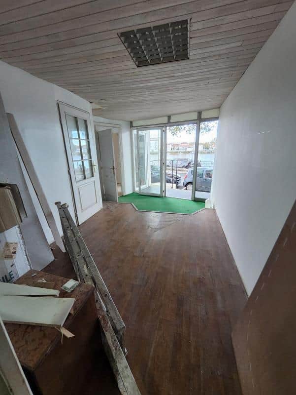 Local commercial · 90 m² · Achat des murs — photo 1