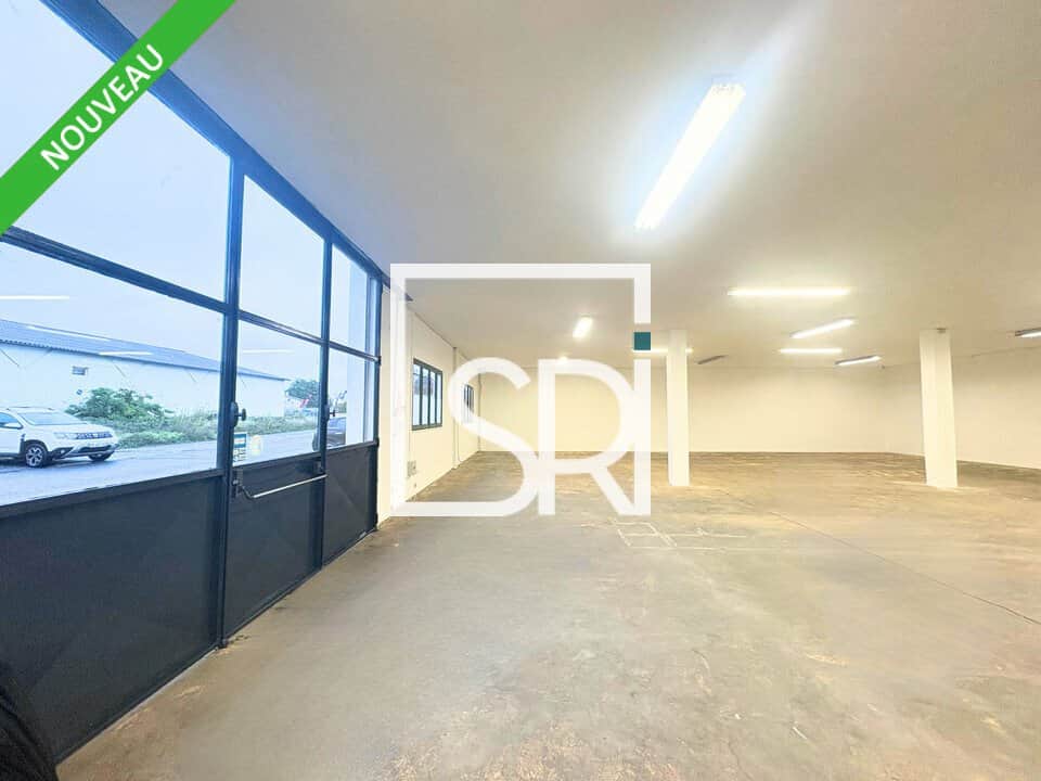 Local commercial · 400 m² · Location — photo 1